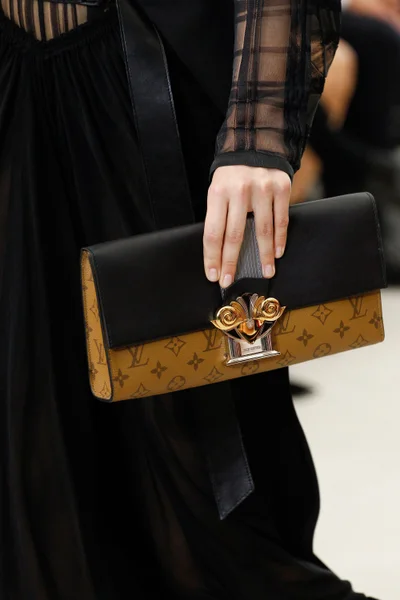 Look 57